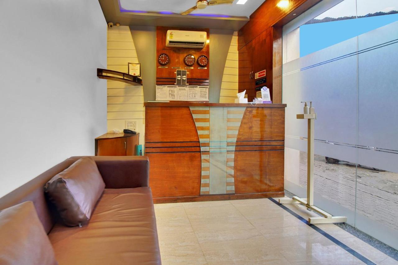 Flagship 83490 Hotel Bently Palace Мумбай Екстериор снимка