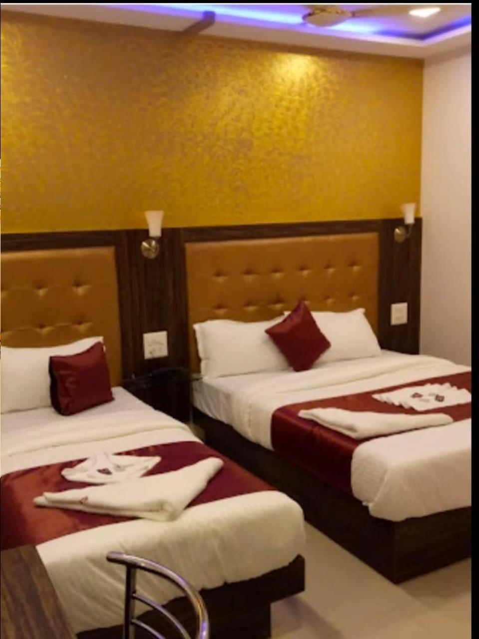 Flagship 83490 Hotel Bently Palace Мумбай Екстериор снимка