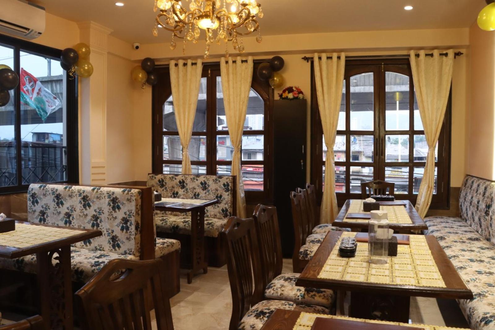Flagship 83490 Hotel Bently Palace Мумбай Екстериор снимка