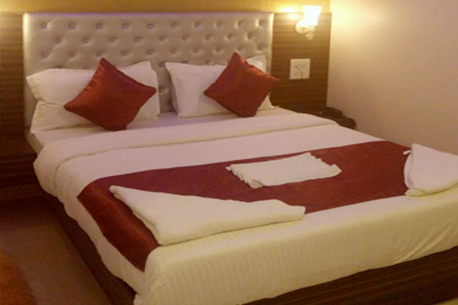 Flagship 83490 Hotel Bently Palace Мумбай Екстериор снимка