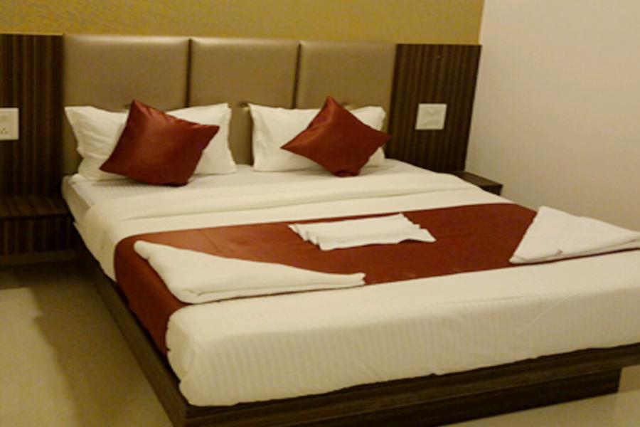 Flagship 83490 Hotel Bently Palace Мумбай Екстериор снимка