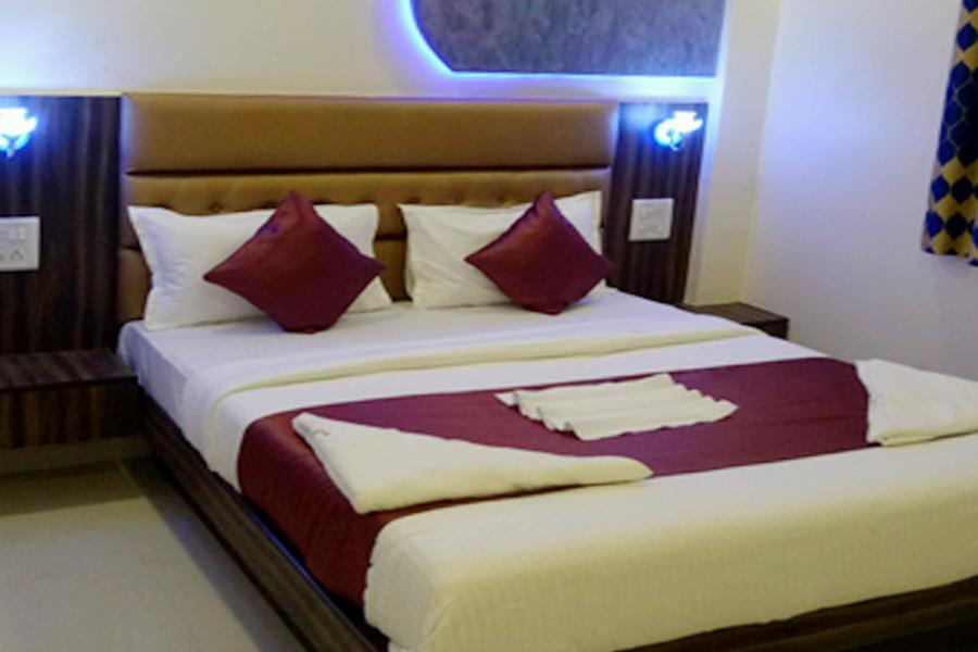 Flagship 83490 Hotel Bently Palace Мумбай Екстериор снимка