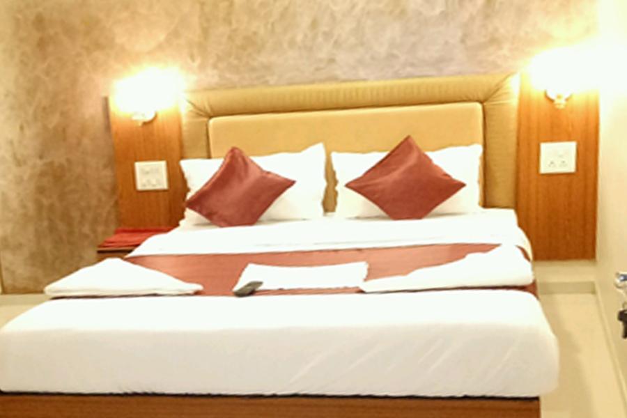 Flagship 83490 Hotel Bently Palace Мумбай Екстериор снимка