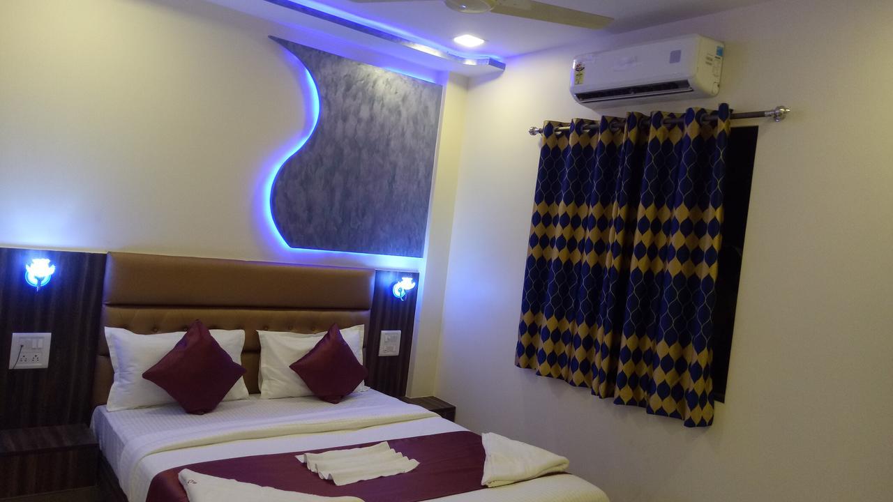 Flagship 83490 Hotel Bently Palace Мумбай Екстериор снимка